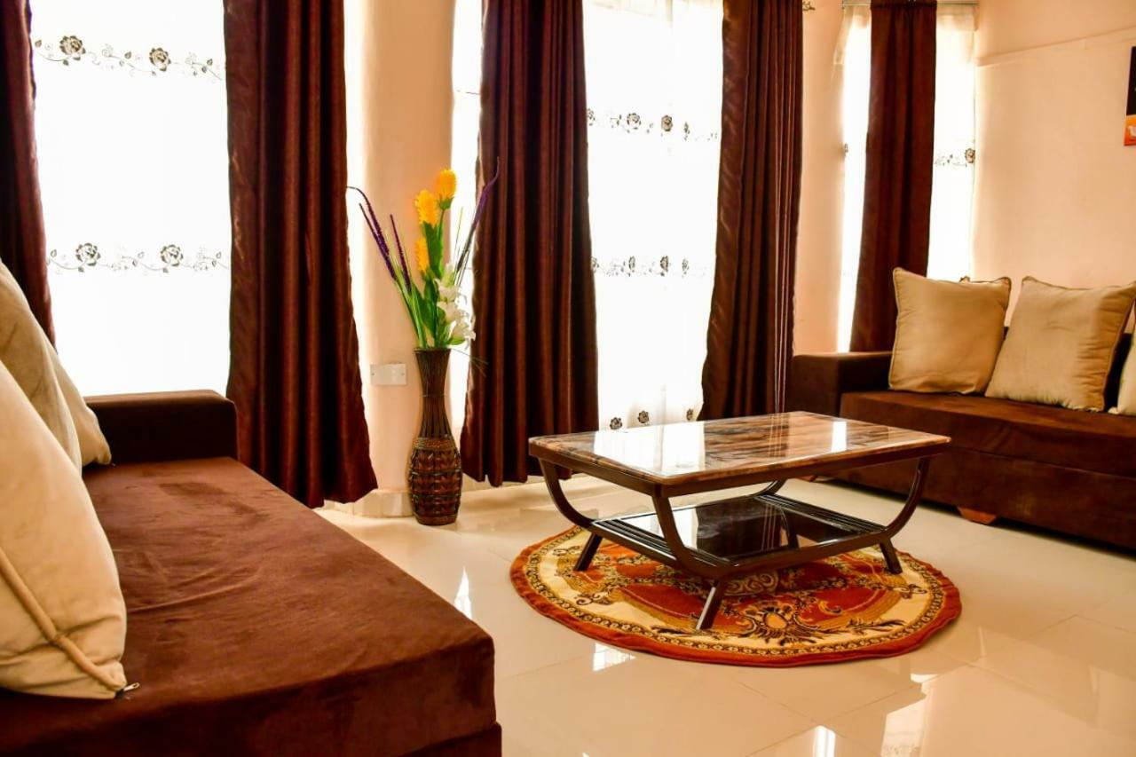Faraja Guest Houses Найваша Екстер'єр фото